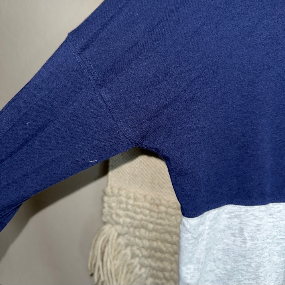LILLY PULITZER gray and blue Palm Beach long sleeve Finn spirit jersey tee S - Picture 10 of 10